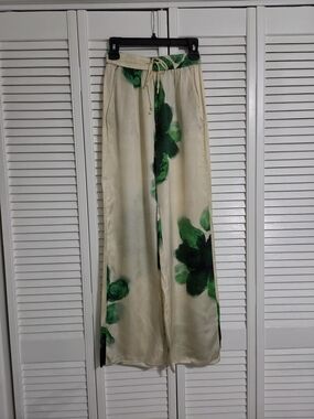 Zara Printed Pajama-Style Trousers in Ecru/Green. 